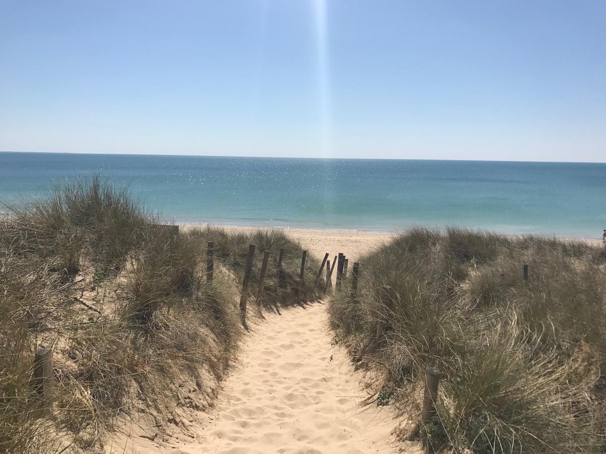 Camping Les Dunes เลอบัวส์-ปลาจ-อ็อง-เร ภายนอก รูปภาพ